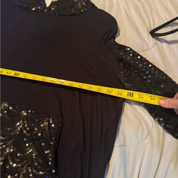 Long sleeve sequin hoodie, size medium - Picture 5 of 6